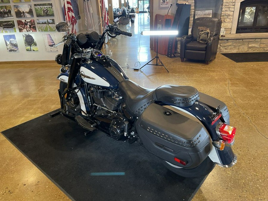 2019 Harley-Davidson Softail FLHC - Heritage Classic