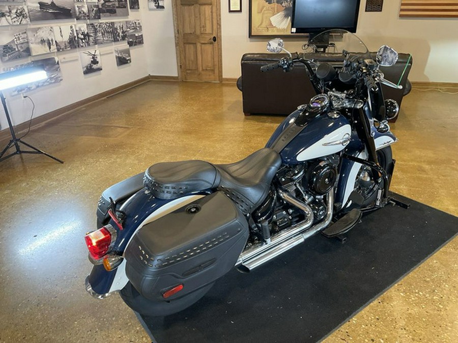 2019 Harley-Davidson Softail FLHC - Heritage Classic