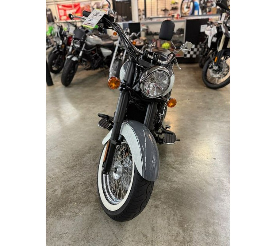 2024 Kawasaki Vulcan 900 Classic