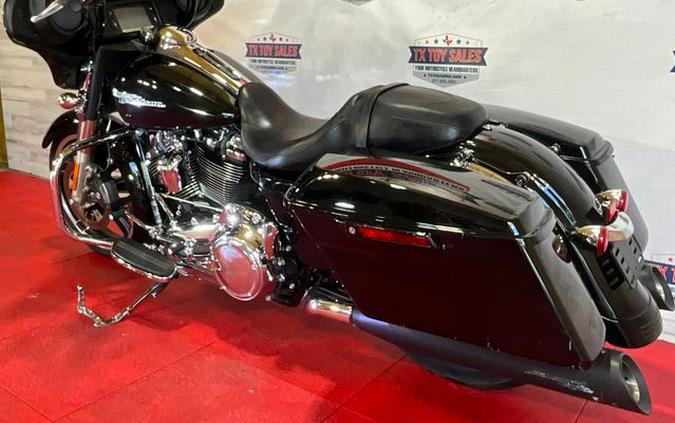 2018 Harley-Davidson Street Glide Base