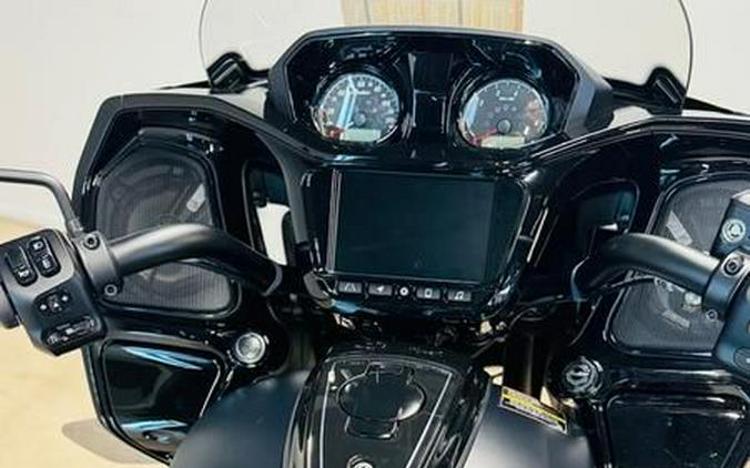 2024 Indian Motorcycle Challenger® Dark Horse® with PowerBand Audio Package