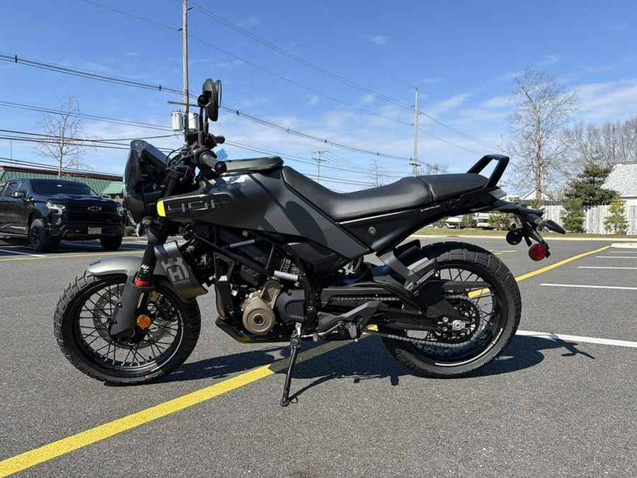2024 Husqvarna® Svartpilen 401