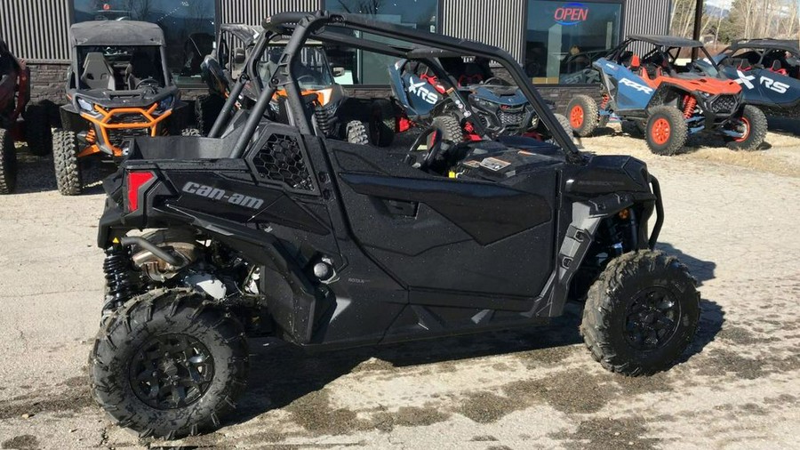 2026 Can-Am® Maverick Trail DPS 1000R