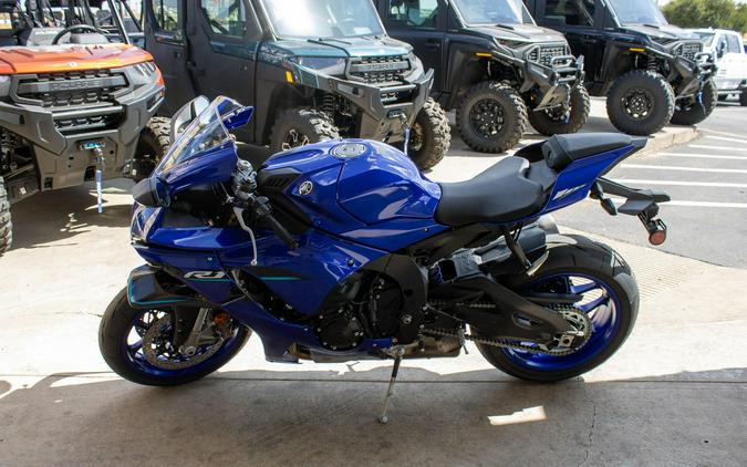 2026 YAMAHA YZF-R1