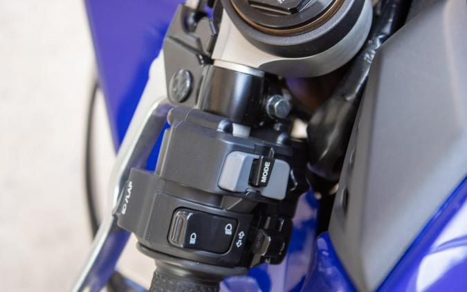 2026 YAMAHA YZF-R1