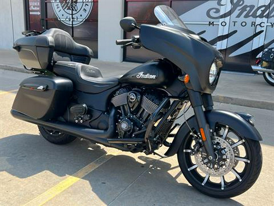 2022 Indian Motorcycle Roadmaster® Dark Horse®