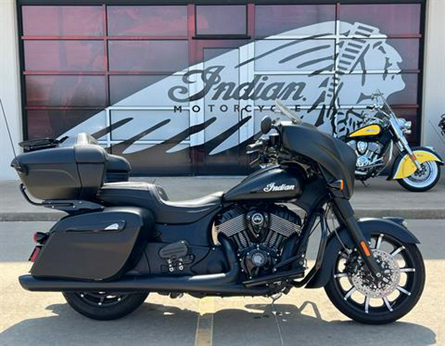 2022 Indian Motorcycle Roadmaster® Dark Horse®