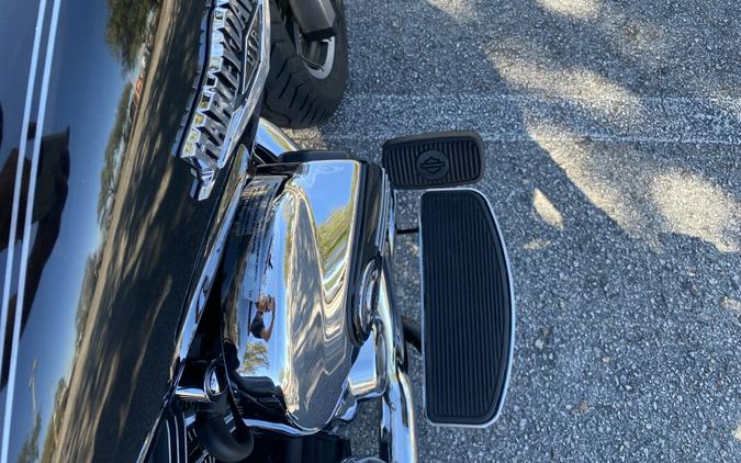 2014 Harley-Davidson® Road King® FLHR