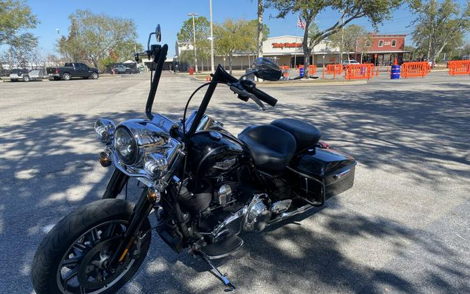 2014 Harley-Davidson® Road King® FLHR