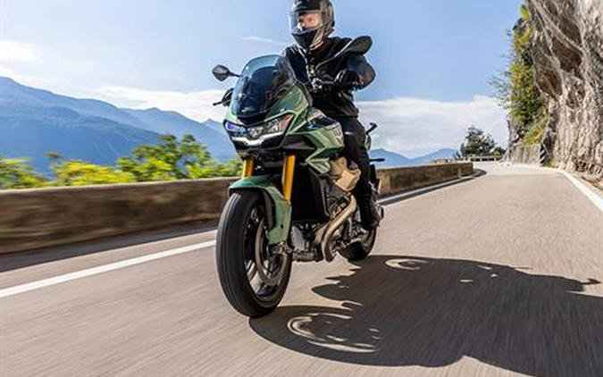 2023 Moto Guzzi V100 Mandello S