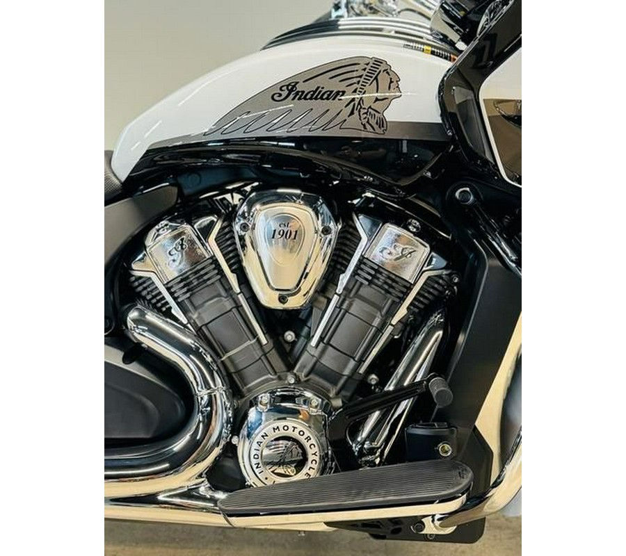 2024 Indian Motorcycle Challenger® Limited with PowerBand Audio Package