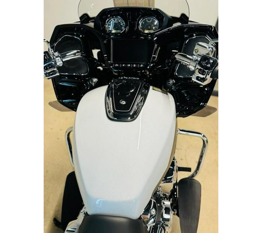 2024 Indian Motorcycle Challenger® Limited with PowerBand Audio Package