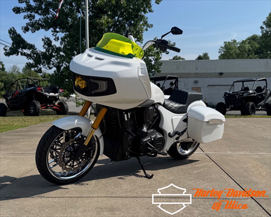 2020 Indian Motorcycle Challenger® Dark Horse®