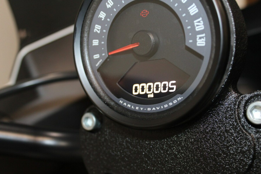 Harley-Davidson® Low Rider® ST 2026 FXLRST 84667332 WHITE ONYX PRL