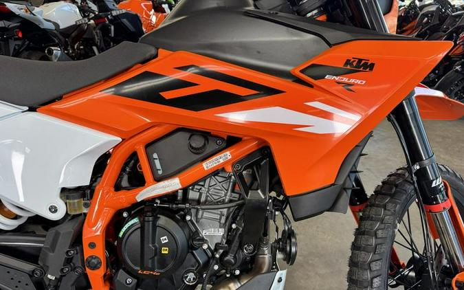 2026 KTM 390 Enduro R