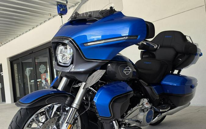 2026 Harley-Davidson® CVO Street Glide Limited Electric Coast CVO Two-Tone