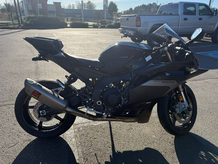 2025 Yamaha YZF-R9