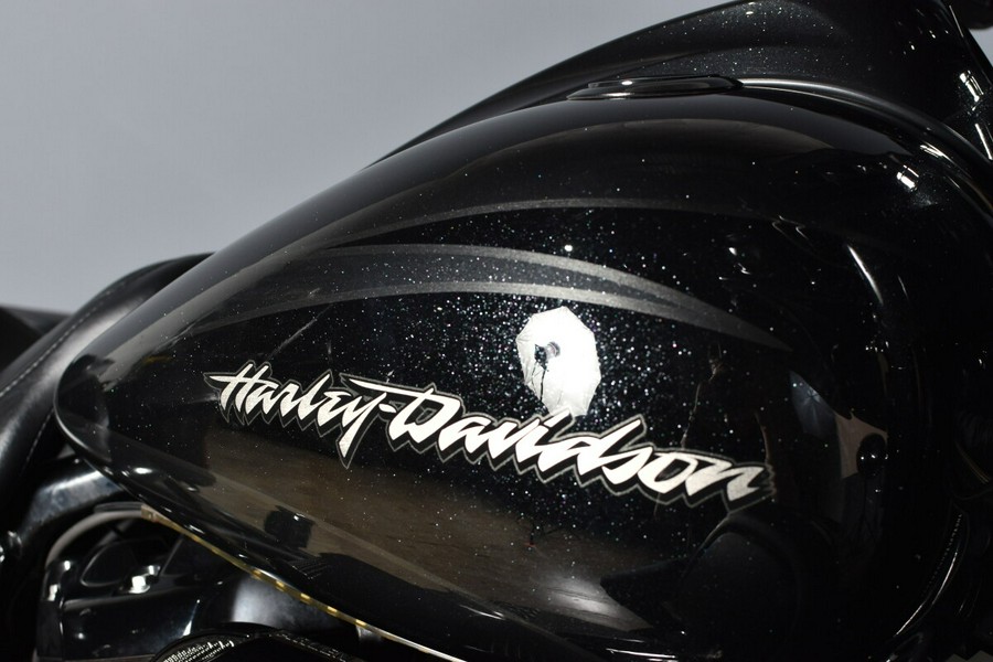 2017 Harley-Davidson CVO Street Glide FLHXSE