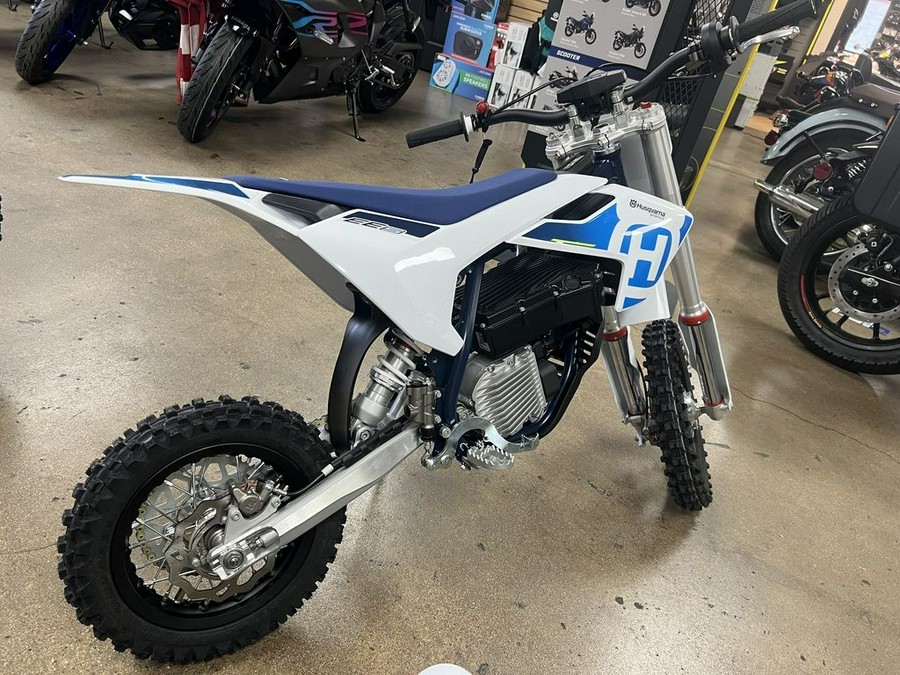 2024 Husqvarna® EE 5