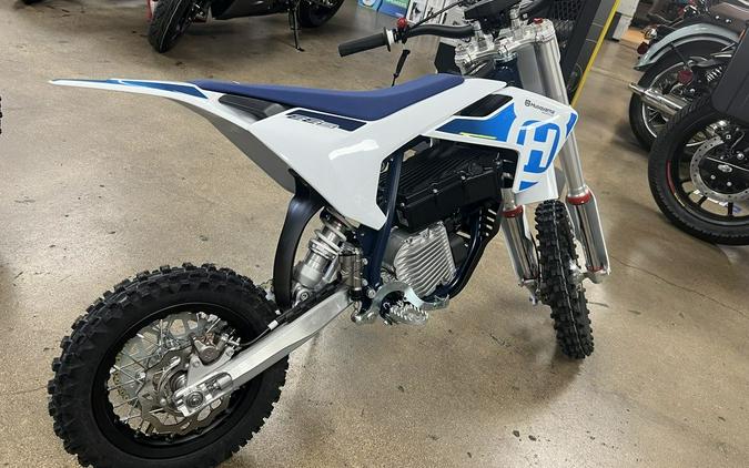 2024 Husqvarna® EE 5