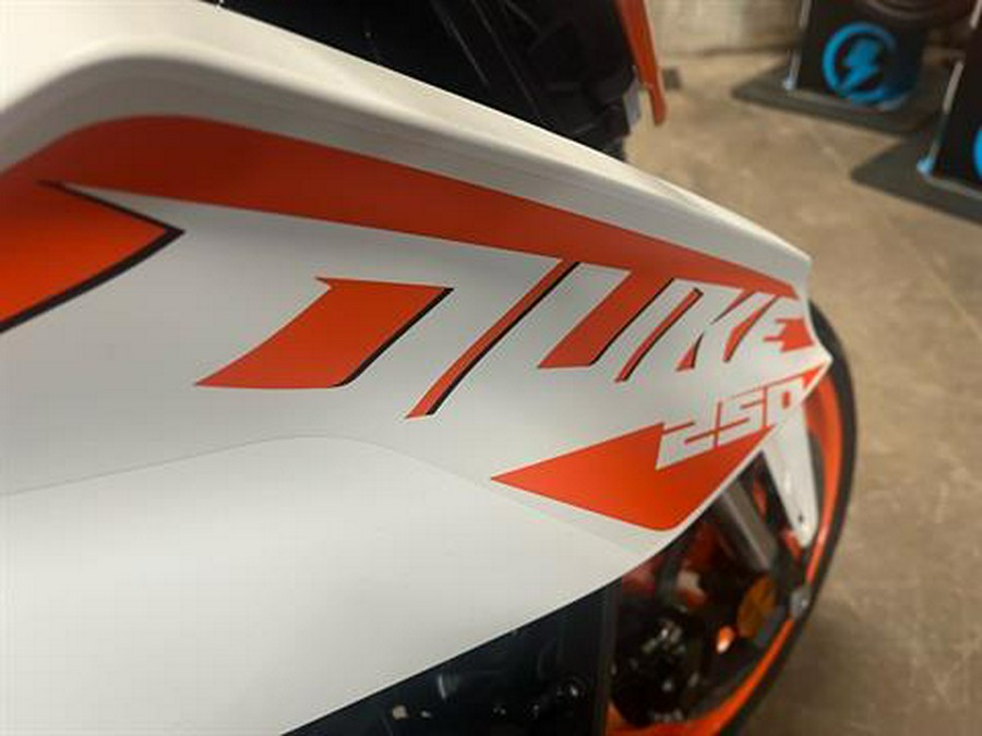 2024 KTM 250 Duke