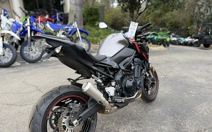2023 Kawasaki Z900 ABS Metallic Black/Graphite Gray/Flat Black