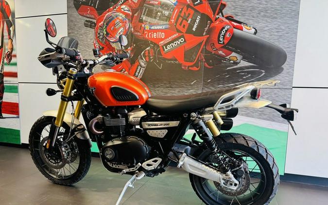 2024 Triumph Scrambler 1200 XE Baja Orange Phantom Black