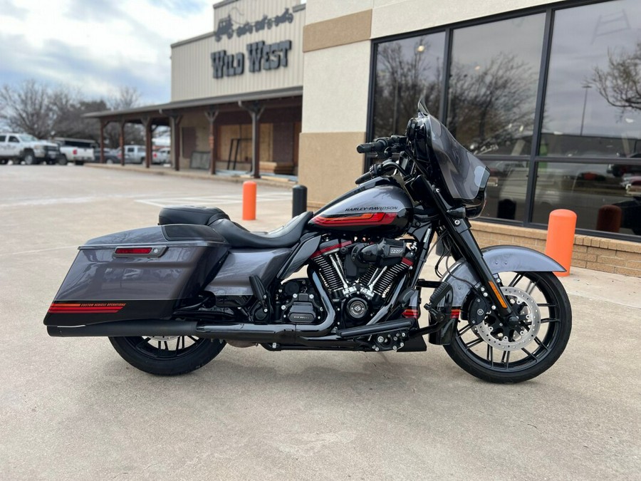 2020 Harley-Davidson® CVO™ Street Glide® Smoky Gray & Black Hole