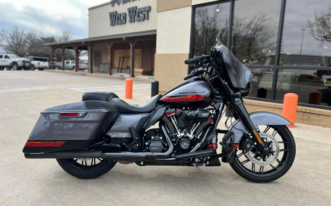 2020 Harley-Davidson® CVO™ Street Glide® Smoky Gray & Black Hole