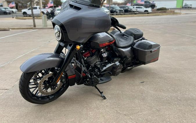 2020 Harley-Davidson® CVO™ Street Glide® Smoky Gray & Black Hole