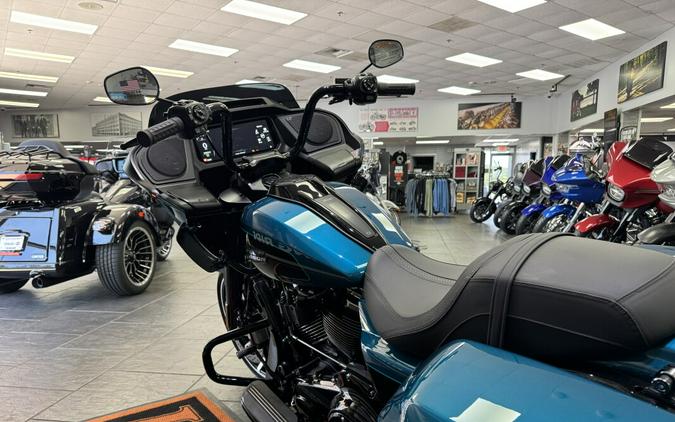 2026 Harley-Davidson® Road Glide® Teal Thunder / Vivid Black Black Trim