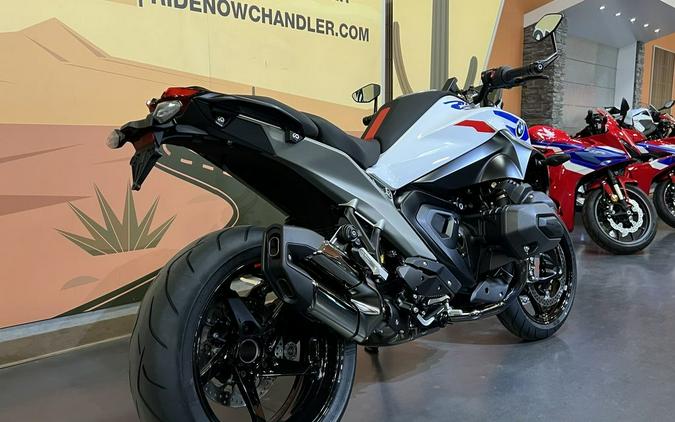 2026 BMW R 1300 R Performance