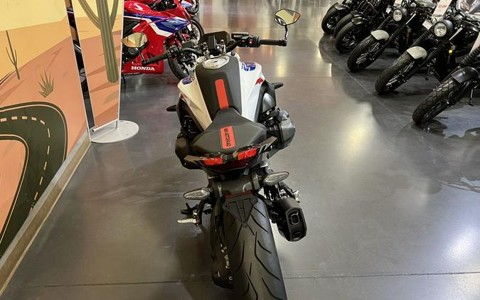 2026 BMW R 1300 R Performance