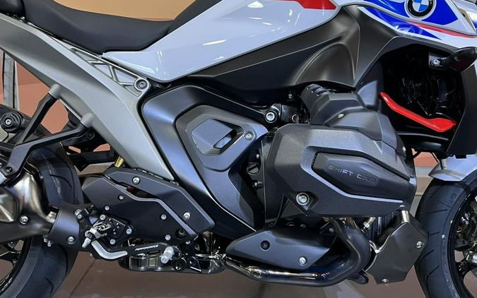 2026 BMW R 1300 R Performance