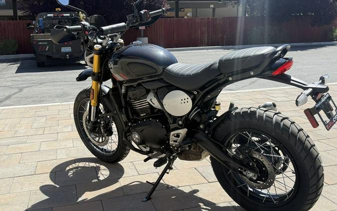 2026 Triumph Scrambler 400 XC Storm Grey