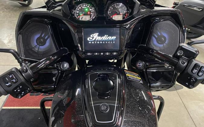 2026 Indian Motorcycle® Challenger® Dark Horse® 112 w/PowerBand Audio Black Crystal w/Black Metalli