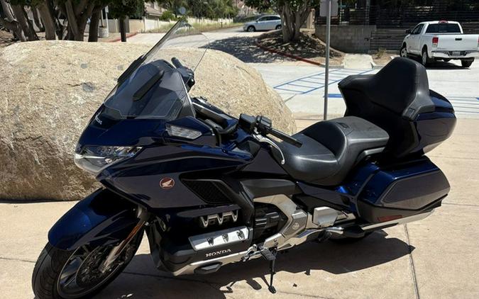 2018 Honda Gold Wing Tour Pearl Hawkseye Blue Tour Candy Ardent Red