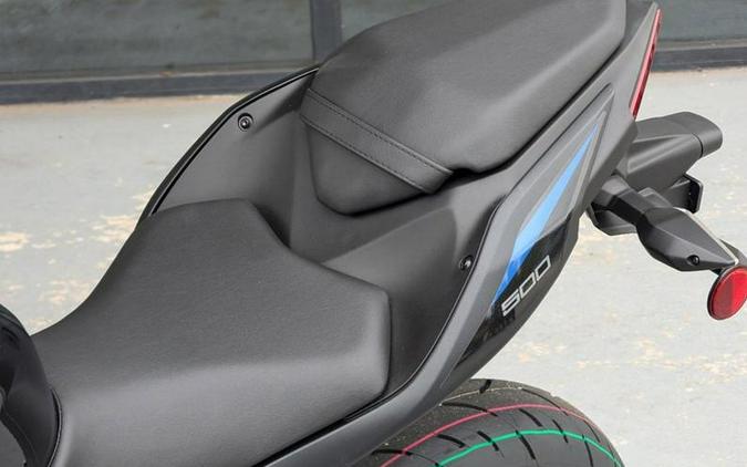 2025 Kawasaki Ninja® 500 ABS Metallic Flat Spark Black/Metallic Spark Black