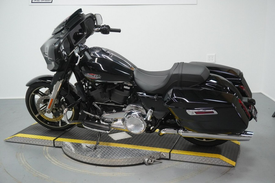 2024 Harley-Davidson® Street Glide® Vivid Black