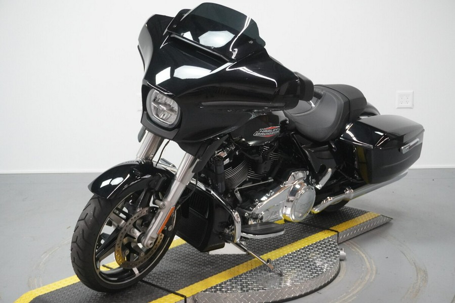 2024 Harley-Davidson® Street Glide® Vivid Black