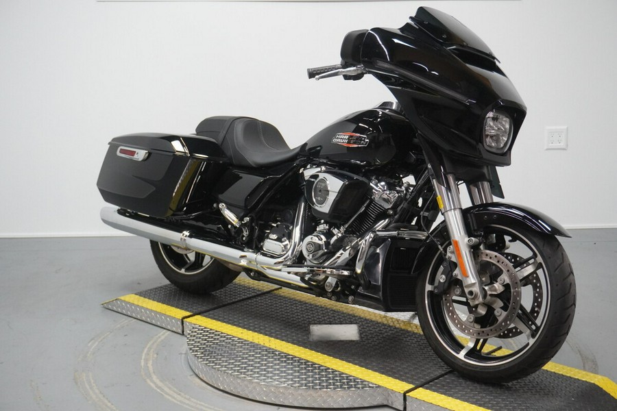2024 Harley-Davidson® Street Glide® Vivid Black