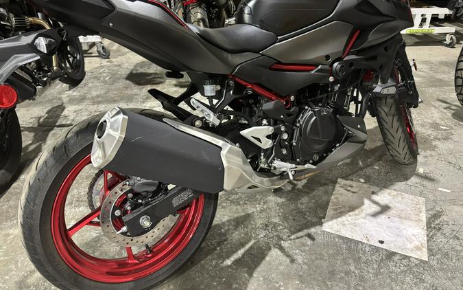 2024 Kawasaki Z500 SE ABS