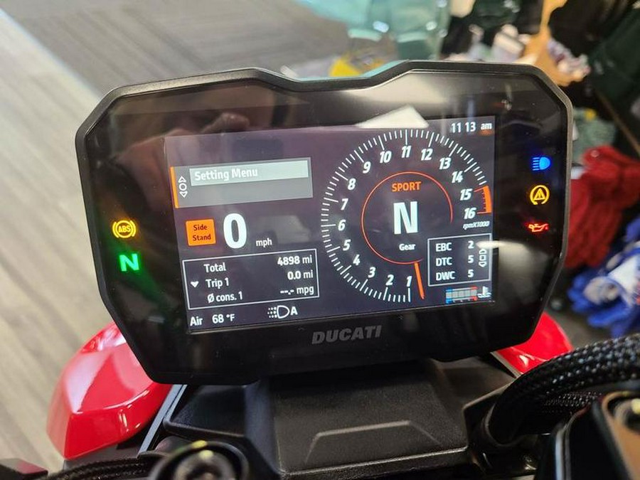 2023 Ducati Streetfighter V4 Ducati Red