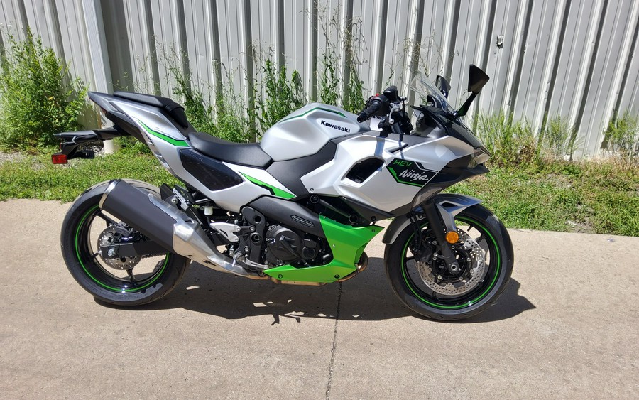 2024 Kawasaki Ninja® 7 Hybrid ABS