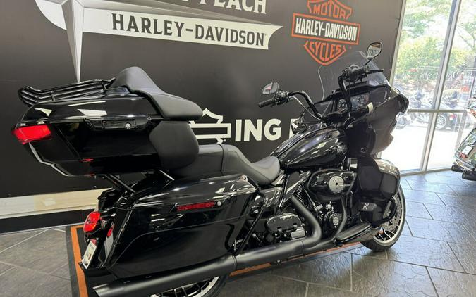 2026 Harley-Davidson® Road Glide Limited Vivid Black Black Trim
