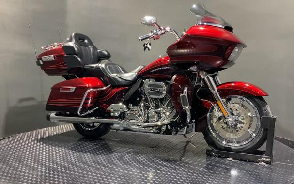 2015 Harley-Davidson® FLTRUSE - CVO™ Road Glide® Ultra