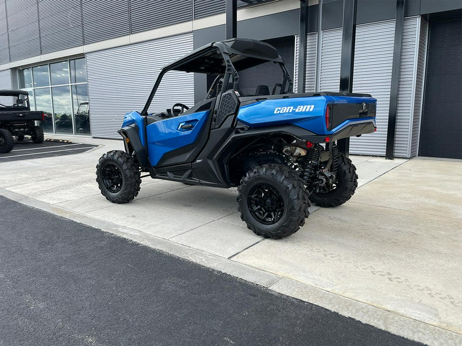 2023 Can-Am® Commander XT 700