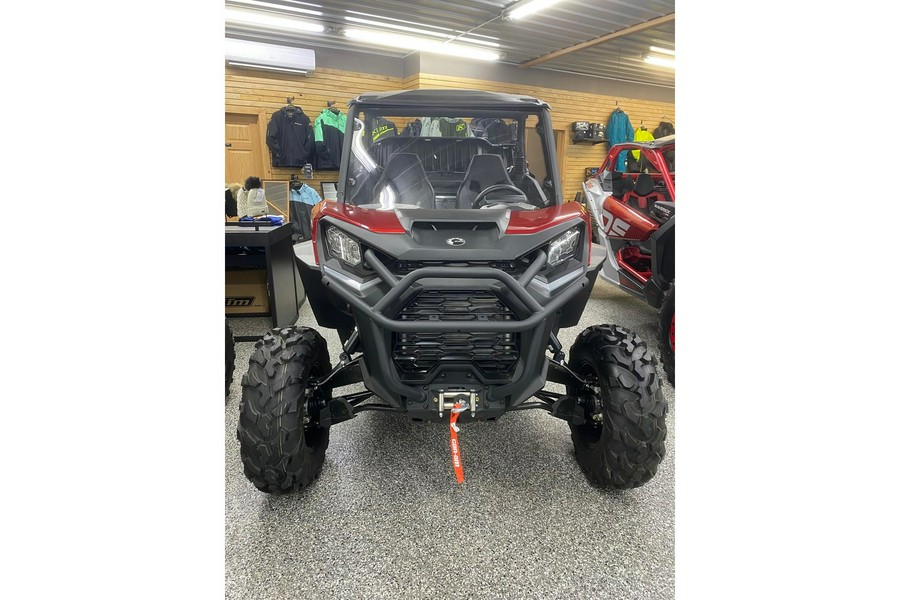 2024 Can-Am Commander XT 1000R Red / Black