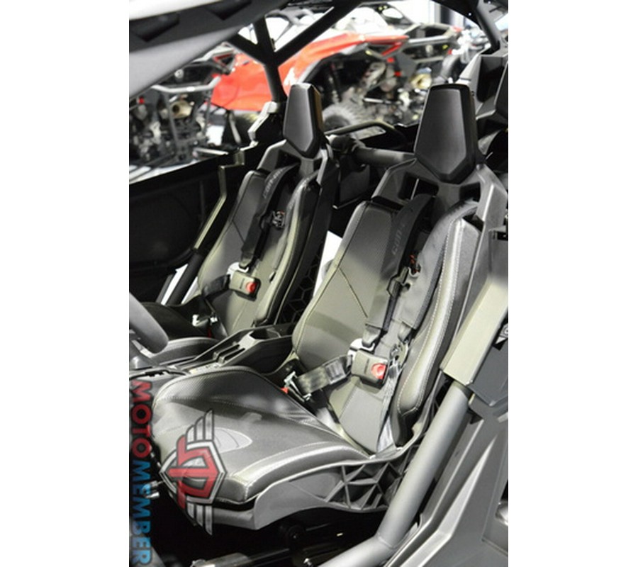 2025 Can-Am Maverick X3 MAX X Ds Turbo RR Triple Black