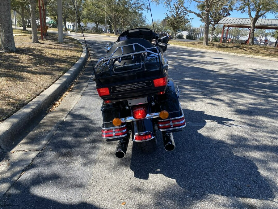 2011 Harley-Davidson® Electra Glide® Ultra Classic® FLHTCU